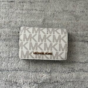 Michael Kors Jet Set Wallet small cream